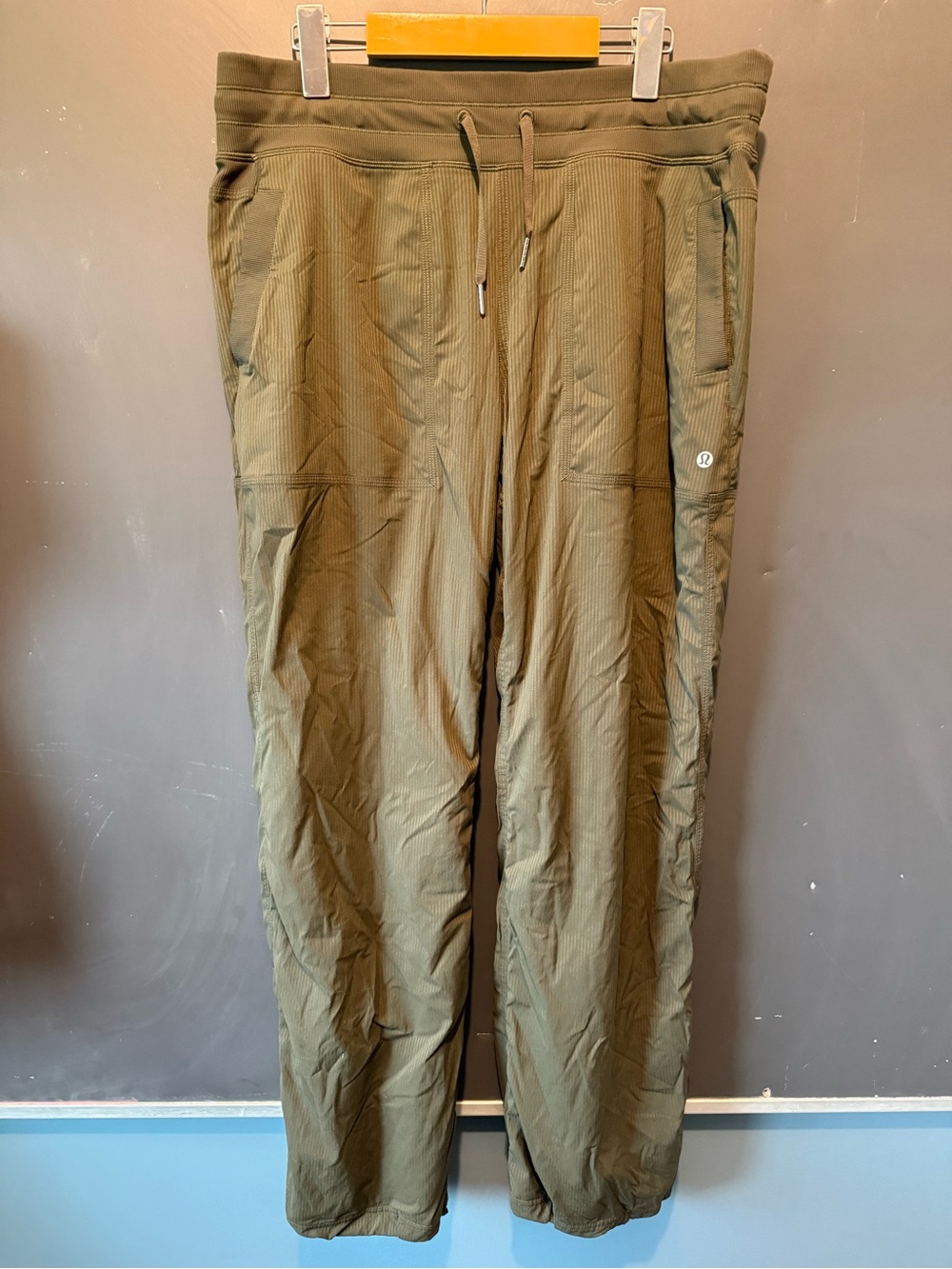 💚Lululemon Dance Studio Pant III (Regular) *Lined 32"💚
Dark Olive